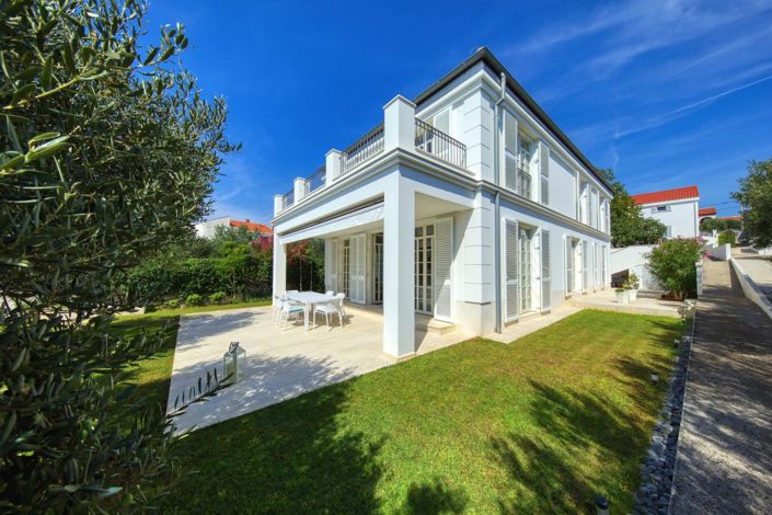 Image No.5-3 Bed Property for sale