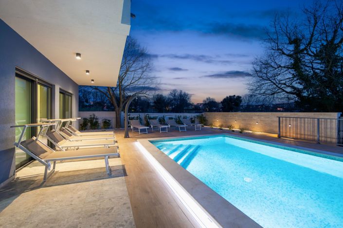 Image No.11-4 Bed Property for sale