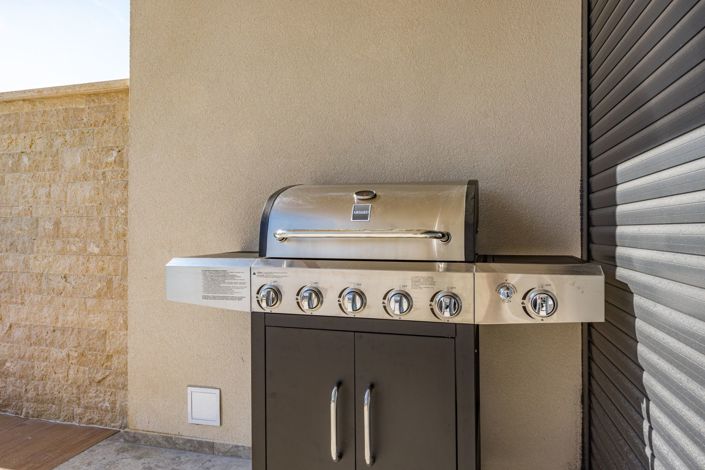 Image No.22-4 Bed Property for sale