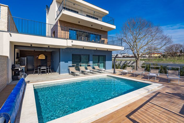 Image No.24-4 Bed Property for sale