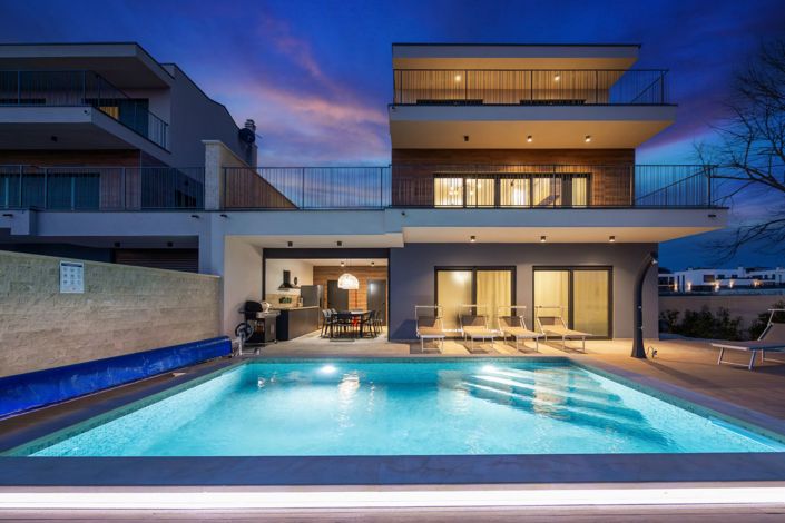 Image No.5-4 Bed Property for sale