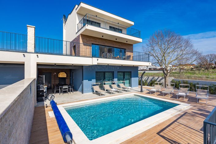 Image No.9-4 Bed Property for sale