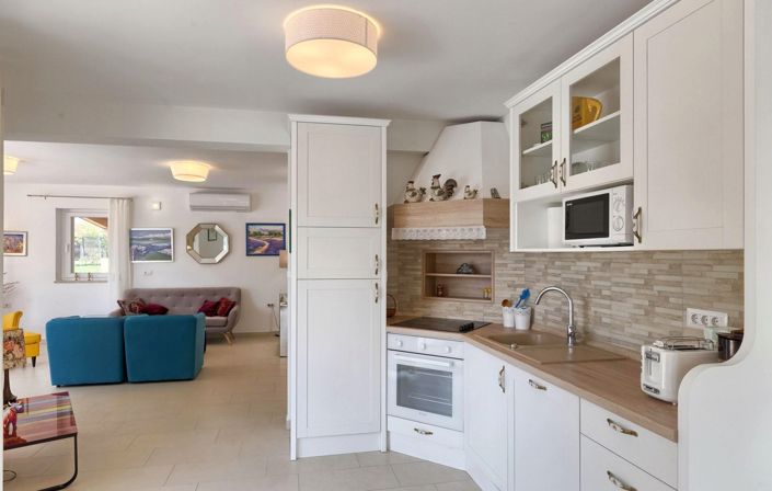 Image No.10-4 Bed Property for sale