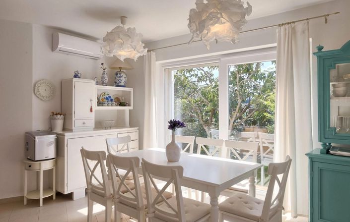 Image No.13-4 Bed Property for sale