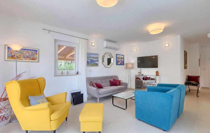 Image No.8-4 Bed Property for sale