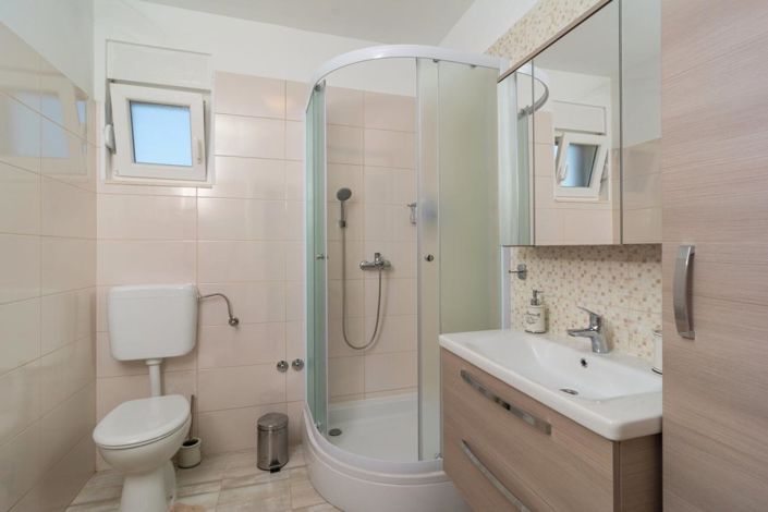 Image No.14-3 Bed Property for sale