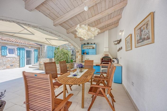 Image No.6-4 Bed Property for sale