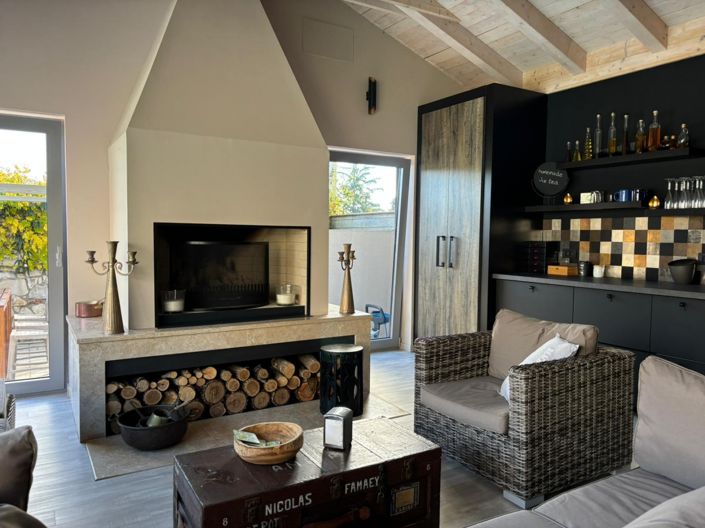 Image No.9-5 Bed Property for sale