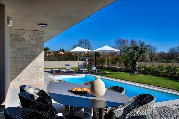 Image No.8-4 Bed Property for sale