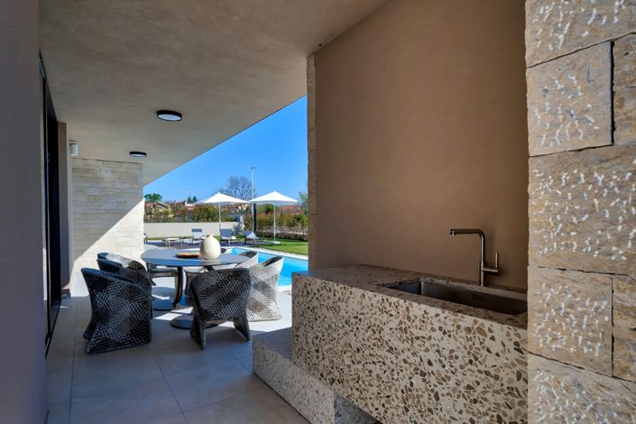 Image No.9-4 Bed Property for sale