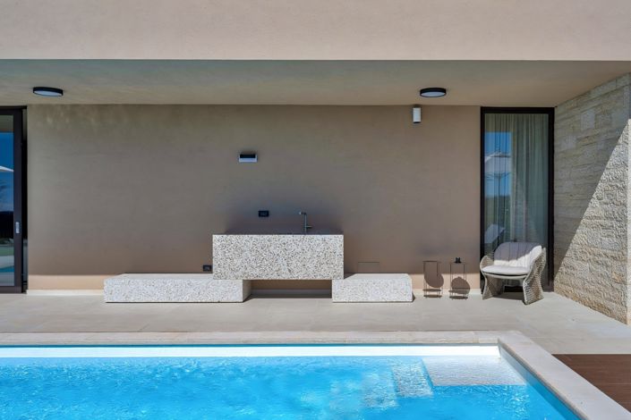 Image No.5-4 Bed Property for sale