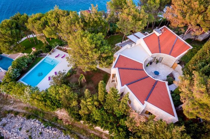 Image No.1-5 Bed Property for sale