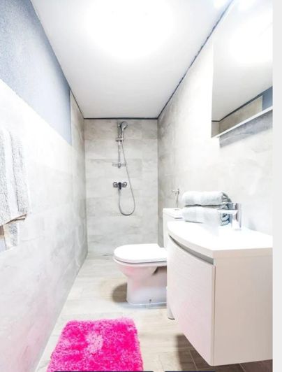 Image No.12-8 Bed Property for sale