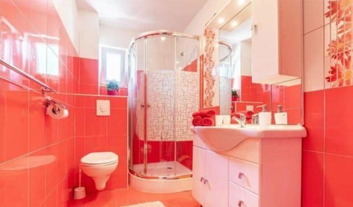 Image No.9-8 Bed Property for sale