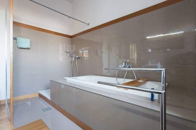 Image No.17-4 Bed Property for sale