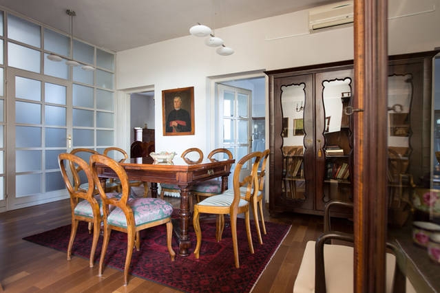 Image No.6-4 Bed Property for sale