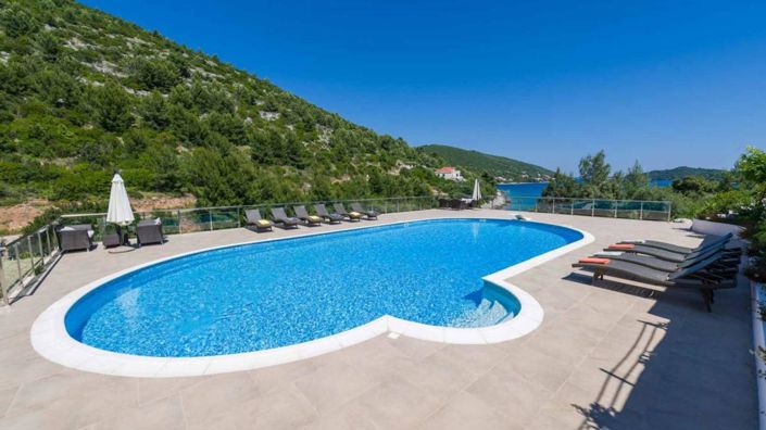 Image No.7-7 Bed Property for sale