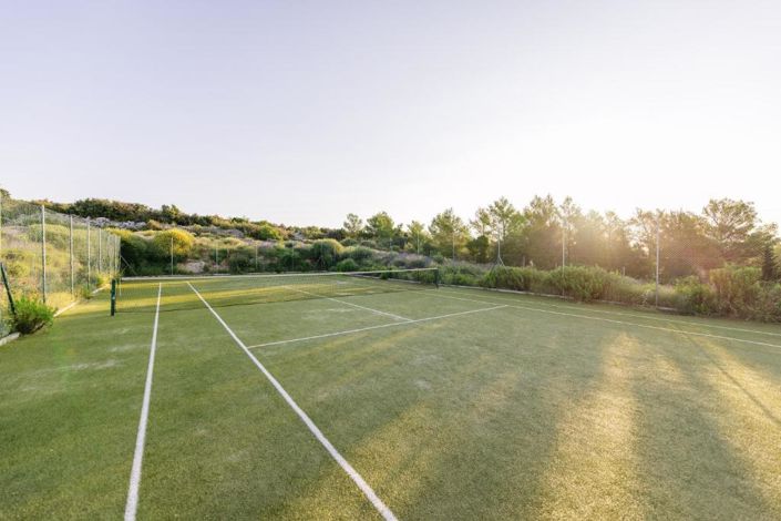 Image No.12-4 Bed Property for sale