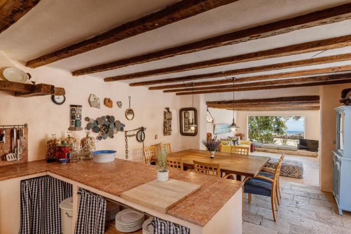 Image No.19-4 Bed Property for sale