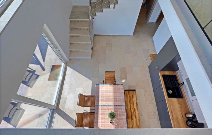 Image No.11-4 Bed Property for sale