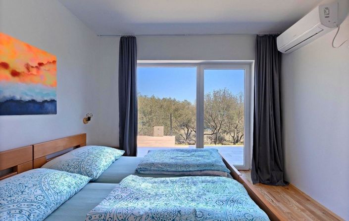 Image No.24-4 Bed Property for sale