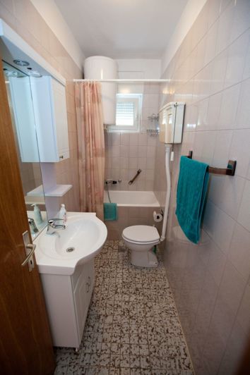 Image No.15-12 Bed Property for sale