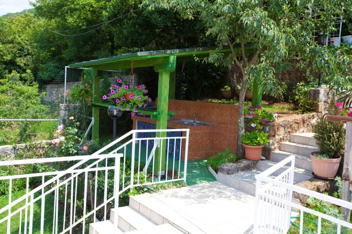 Image No.24-12 Bed Property for sale