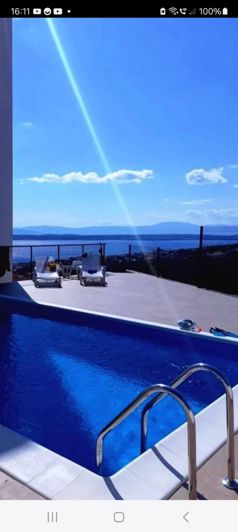 Image No.1-4 Bed Property for sale