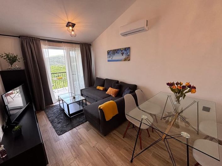 Image No.3-4 Bed Property for sale