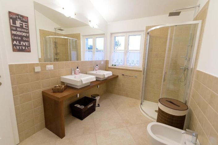 Image No.21-3 Bed Property for sale