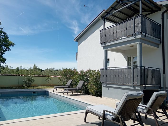 Image No.1-12 Bed Property for sale