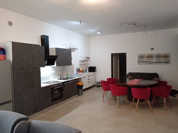 Image No.10-12 Bed Property for sale