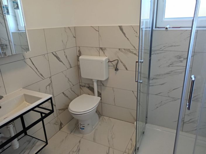 Image No.17-12 Bed Property for sale