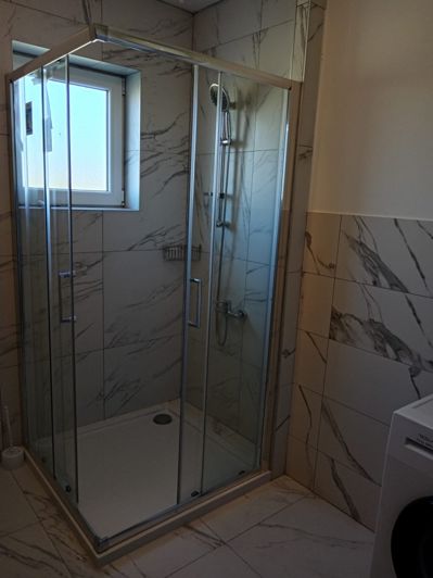 Image No.24-12 Bed Property for sale