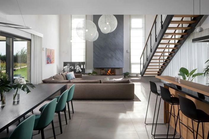 Image No.12-4 Bed Property for sale