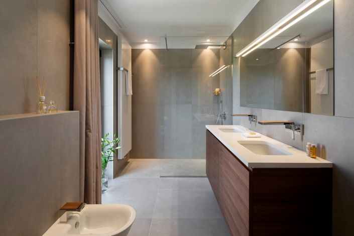 Image No.17-4 Bed Property for sale