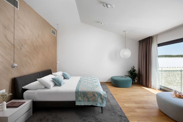 Image No.19-4 Bed Property for sale