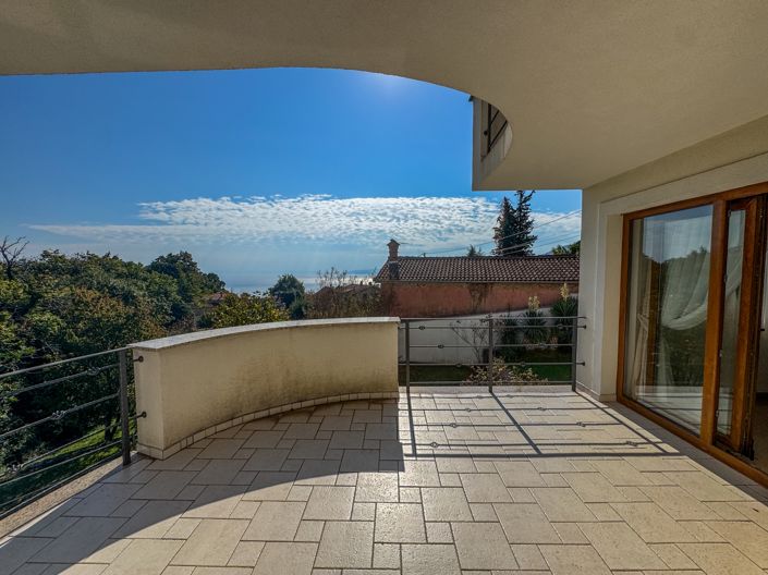 Image No.20-2 Bed Property for sale