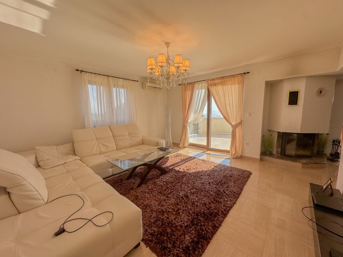 Image No.22-2 Bed Property for sale