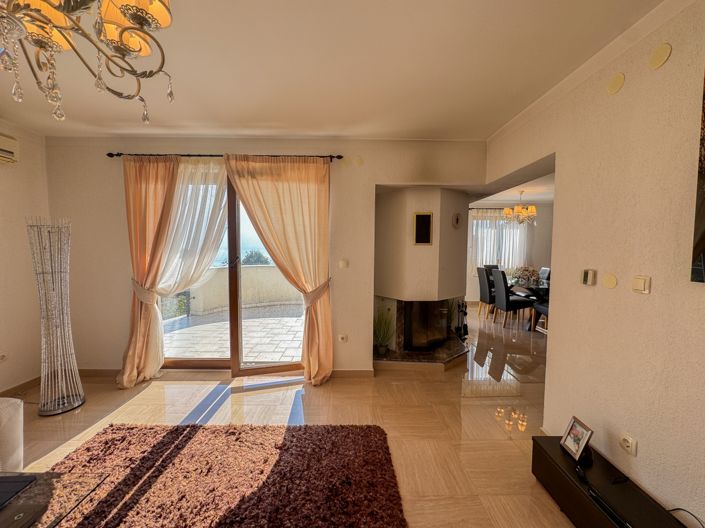 Image No.23-2 Bed Property for sale