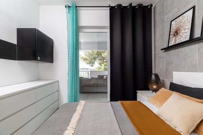 Image No.15-4 Bed Property for sale