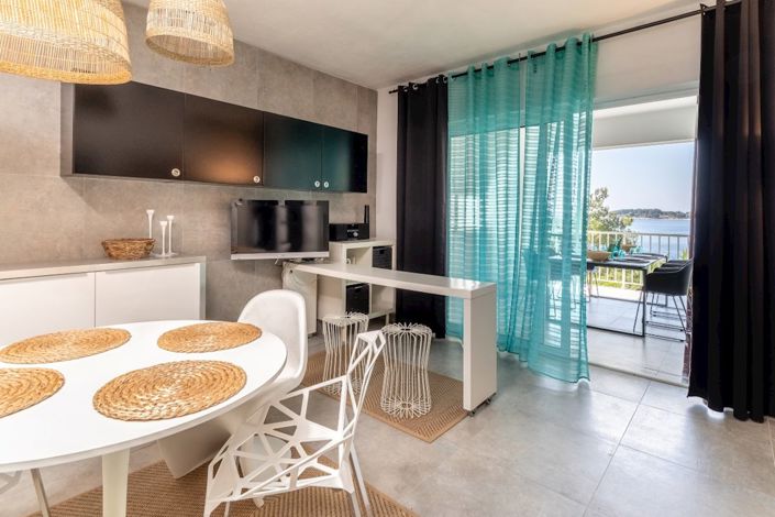 Image No.24-4 Bed Property for sale