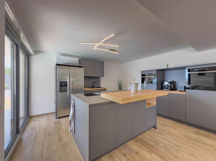 Image No.15-3 Bed Property for sale