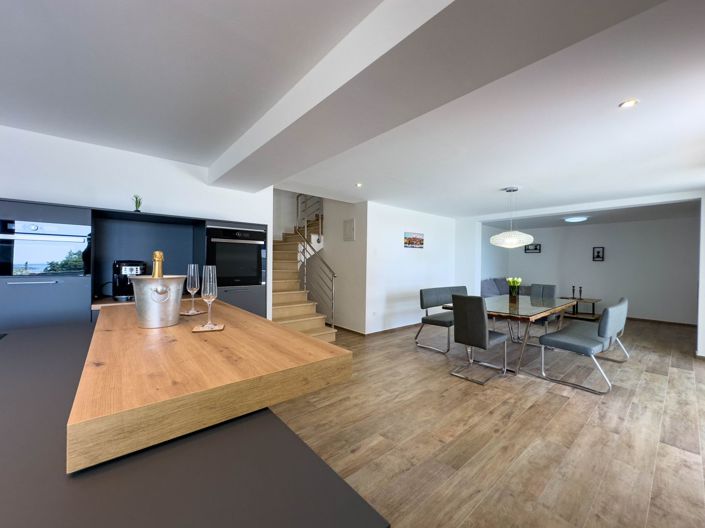 Image No.18-3 Bed Property for sale