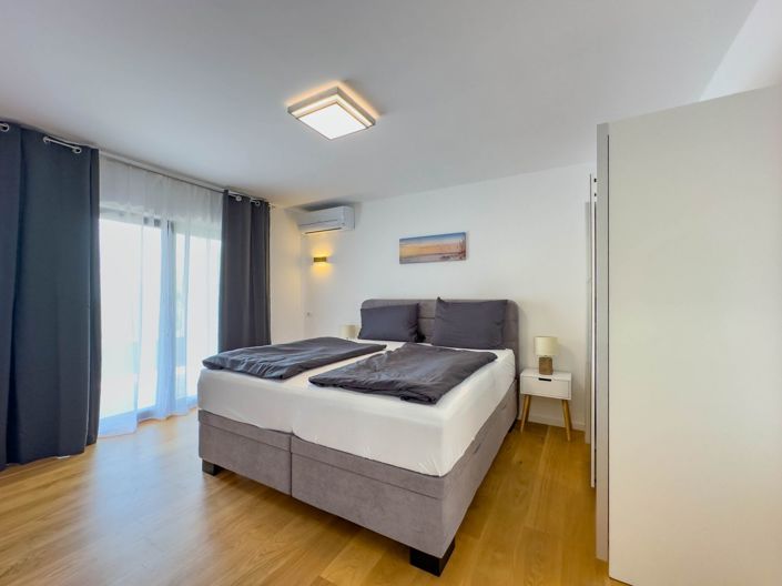 Image No.25-3 Bed Property for sale