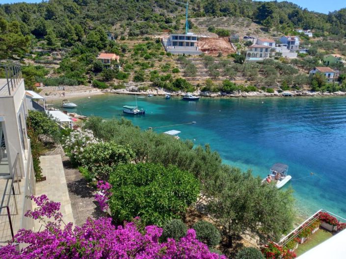 Image No.12-6 Bed Property for sale