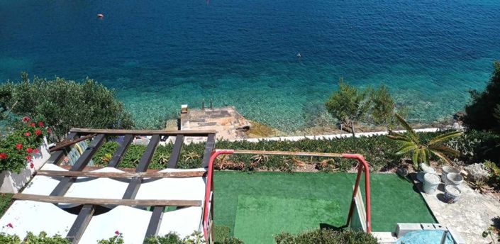 Image No.18-6 Bed Property for sale