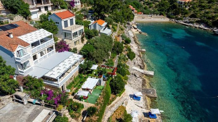 Image No.2-6 Bed Property for sale