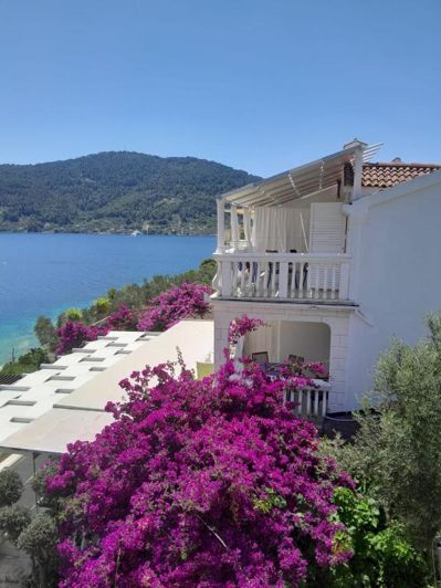 Image No.20-6 Bed Property for sale