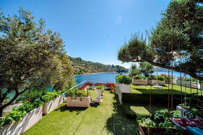 Image No.23-6 Bed Property for sale